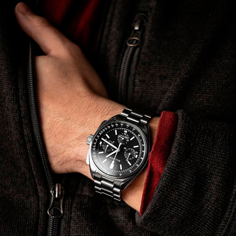 Relógio Bulova com pulseira de couro extra preta